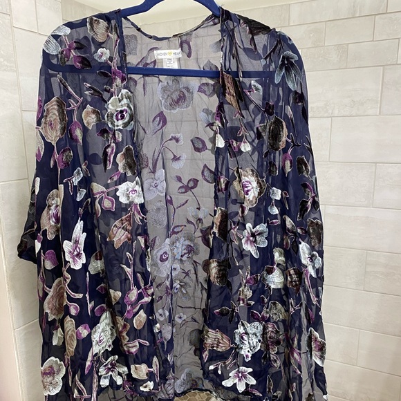 Kimono - Picture 1 of 3